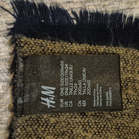 H&M Oversized Geometric Scarf Fringe Wrap Navy Brown Olive - Picture 4 of 4